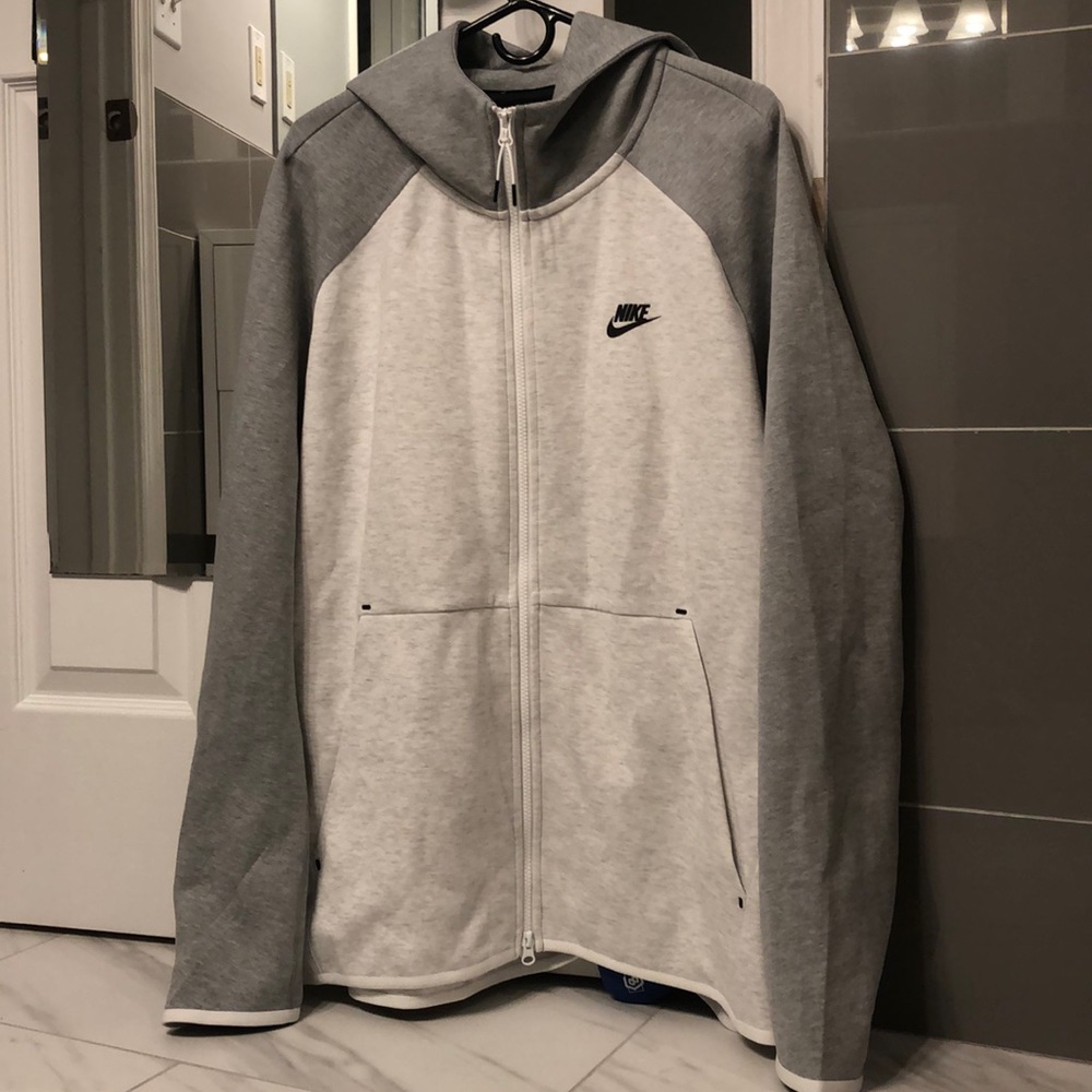 Nike Men's Gray Full-Zip Hoodie